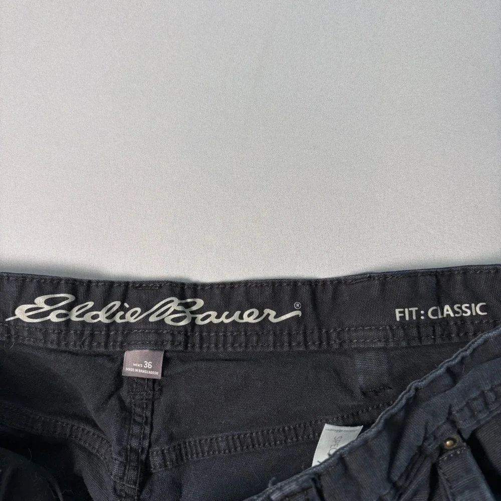 Eddie Bauer Men's Size 36 Classic Fit Black Shorts Good Condition